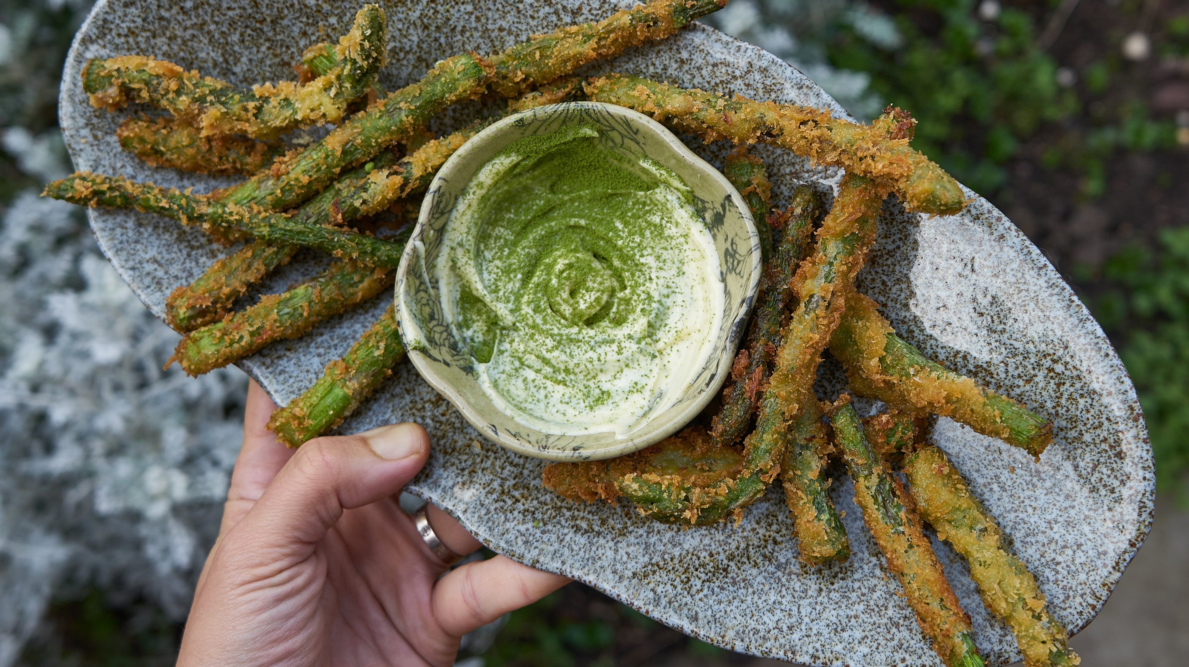 Tempura Asparagus with Matcha Batter