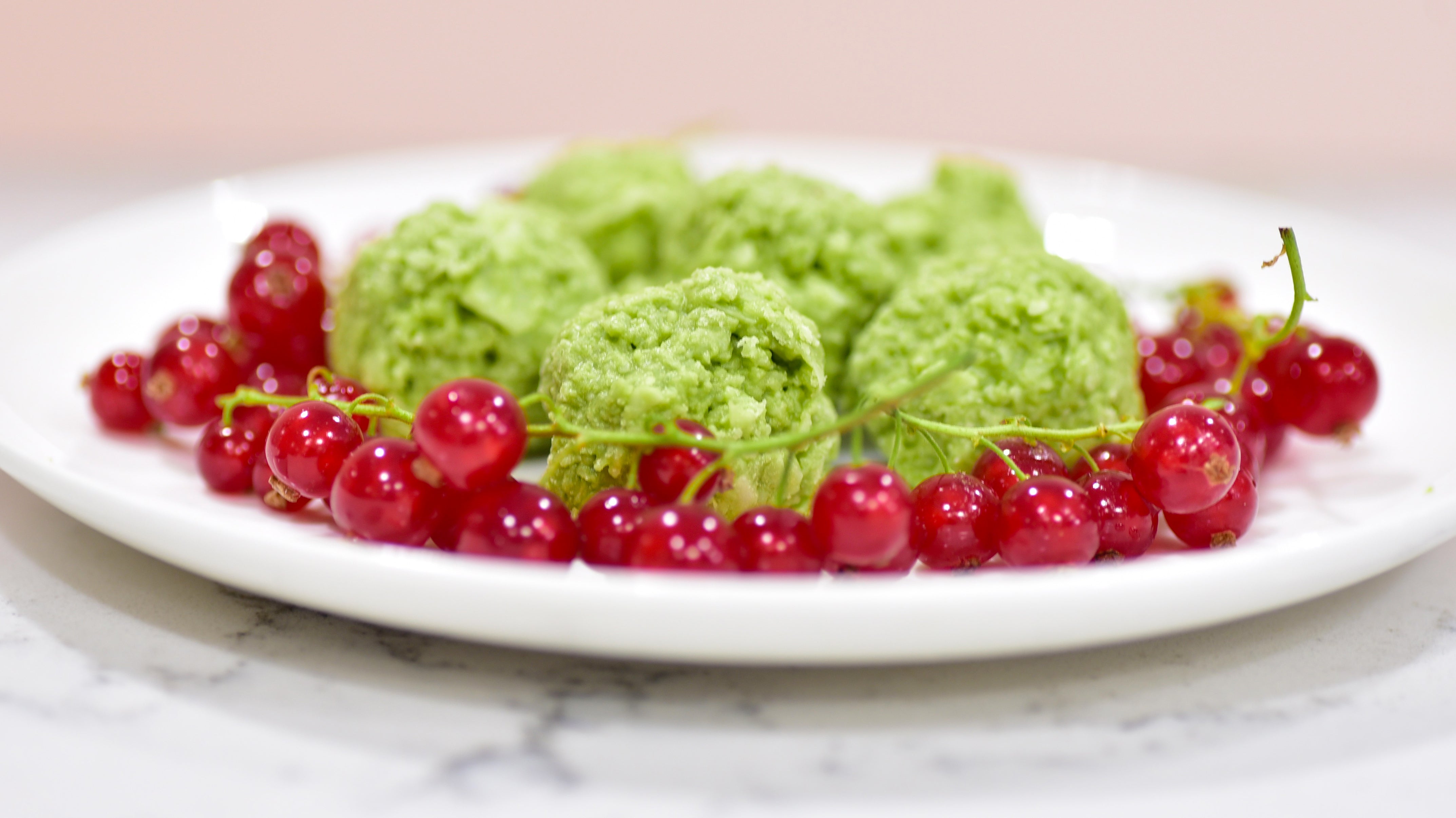 Raw Matcha Macaroons