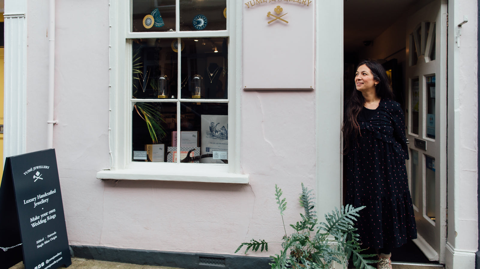 Extraordinary Lives - Yumé Martin