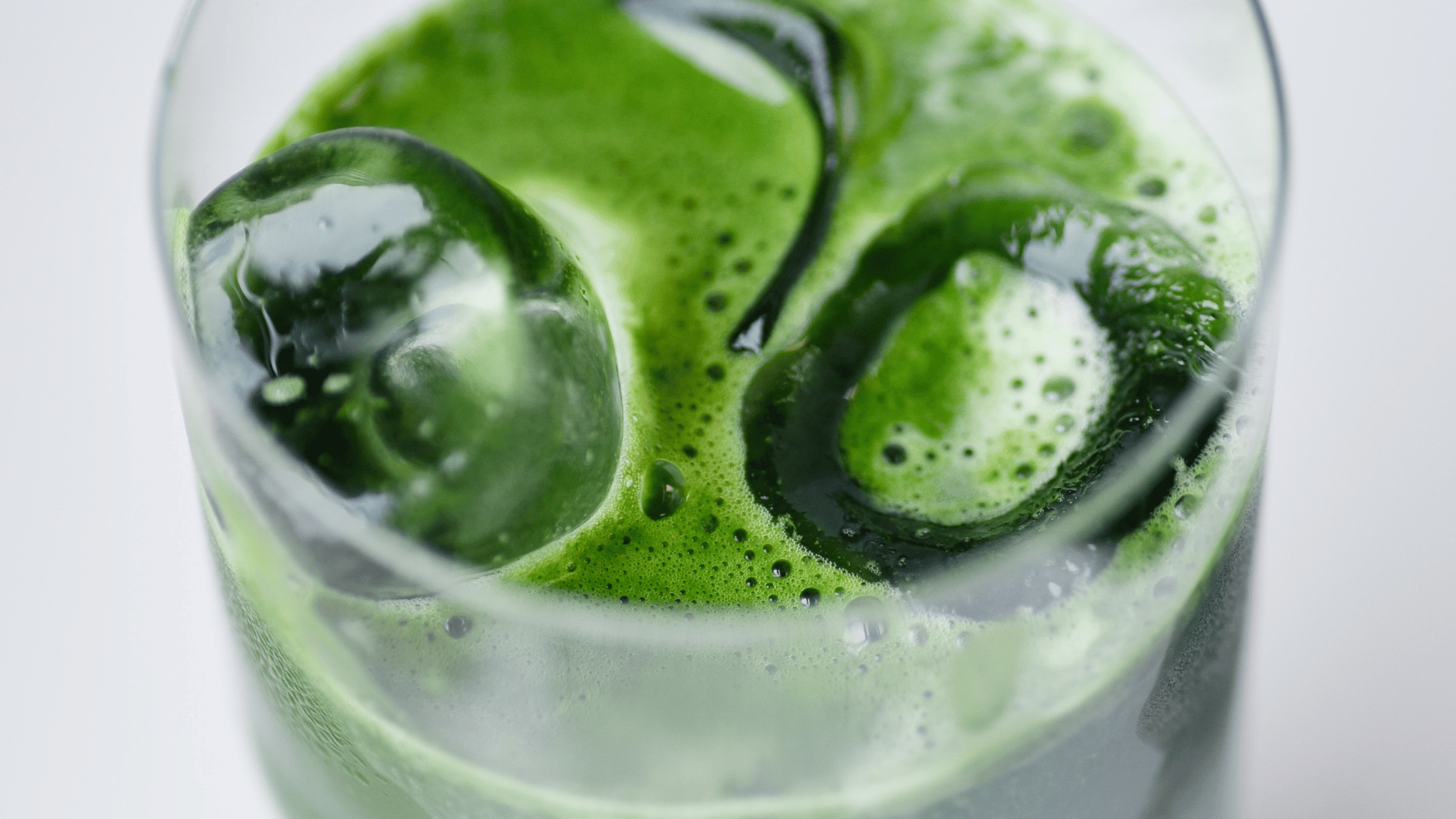 The rise of matcha: benefits, caffeine and ritual