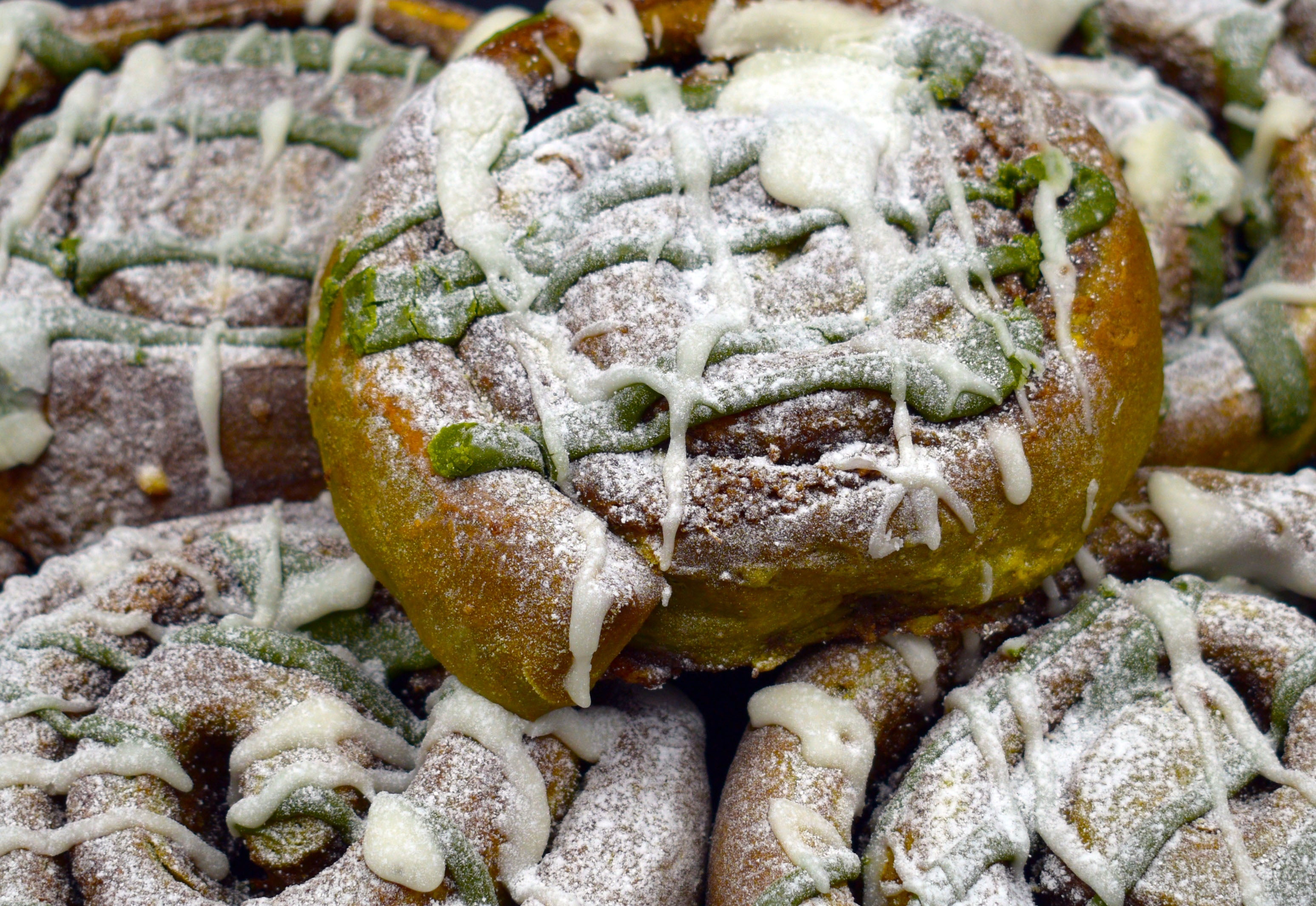 Matcha Cinnamon Rolls